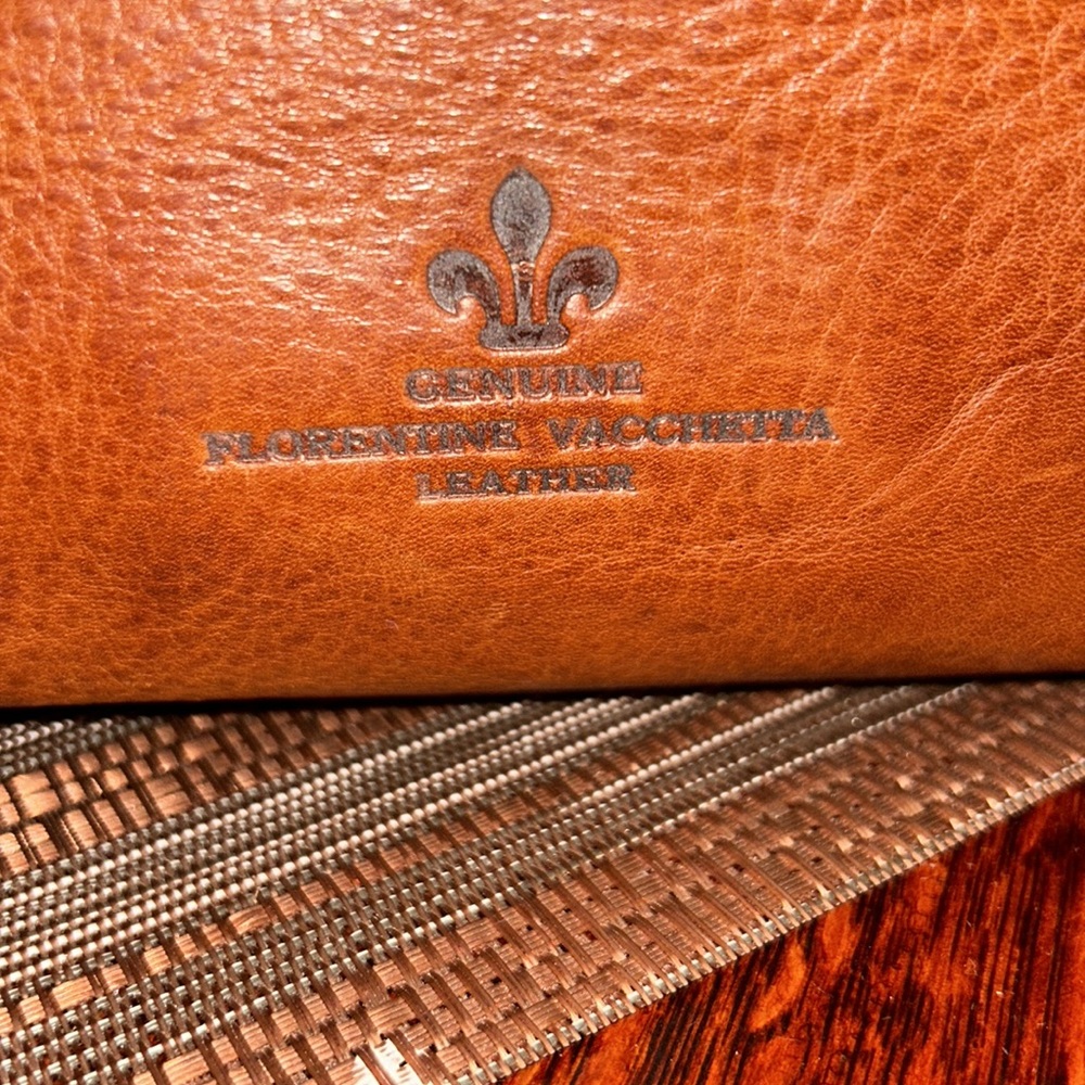 Dooney & Bourke - Picture 9 of 9